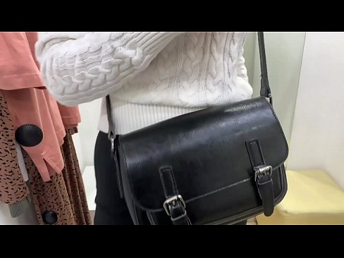 ❤️ Ëffentlech Masturbatioun vu jonke Bitch FeralBerry mat engem Dildo am Fittingsraum ️❌ Porno op Porno lb.xxxlfv.top ️❤